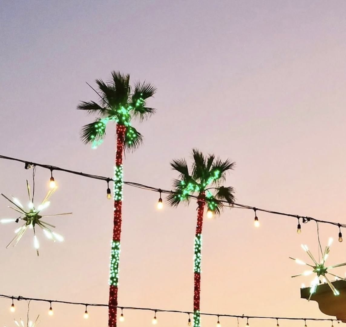 Screenshot 2025 04 04 Christmchristmas Light Decor Installation Theme Park Belmonds Light Decor Installation Theme Park Belmond 3.05.28 pm (groot (full Hd))