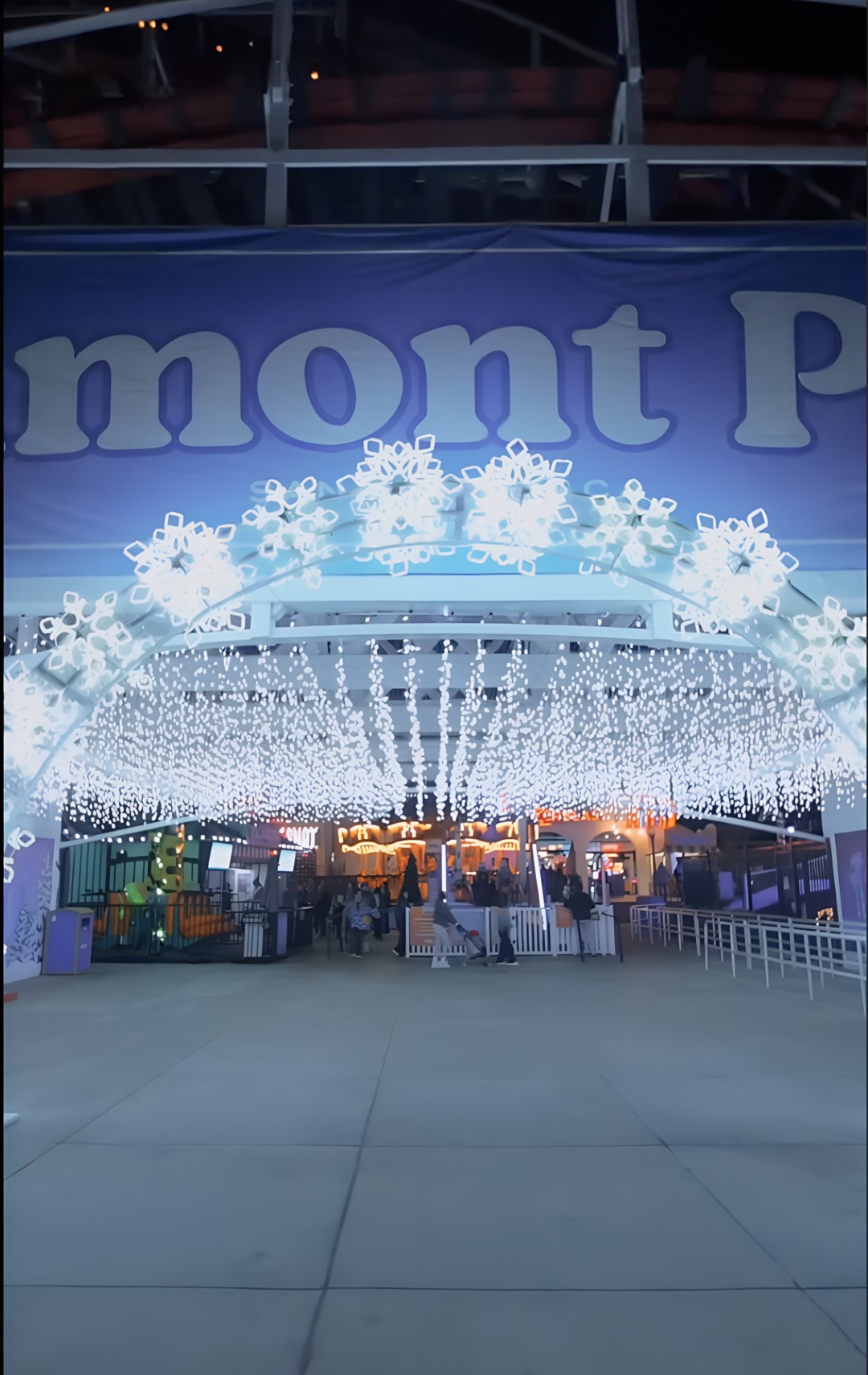 Screenshot 2025 08 18 Christmchristmas Light Decor Installation Theme Park Belmonds Light Decor Installation Theme Park Belmond 1.30.17 pm (groot (full Hd))